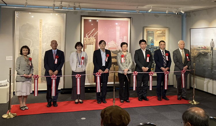 01. 中日嘉宾在展览开幕式上剪彩.jpg 01. 中日嘉宾在展览开幕式上剪彩.jpg