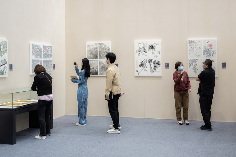 15.展览现场.jpg 15.展览现场.jpg