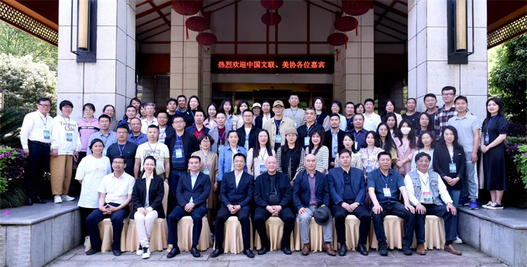 9 开班仪式上合影(人物花鸟班).jpg 9 开班仪式上合影(人物花鸟班).jpg