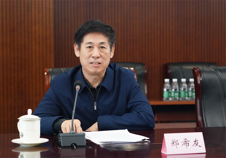 2.郑希友主任讲话.jpg 2.郑希友主任讲话.jpg